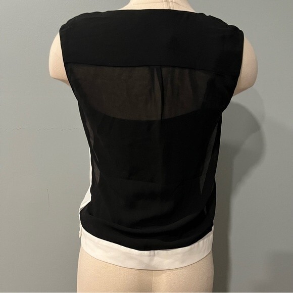 Bebe White & Black Sleeveless Wrap Blouse Built in Cami Size XS - Picture 4 of 9